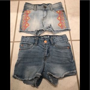 Set of 2 -3T shorts